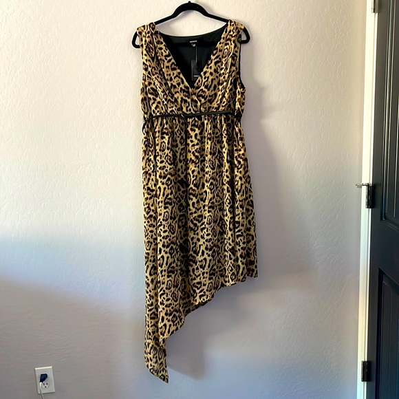 torrid Dresses & Skirts - Torrid leopard print dress, NWT , Torrid Size 1, Asymmetrical